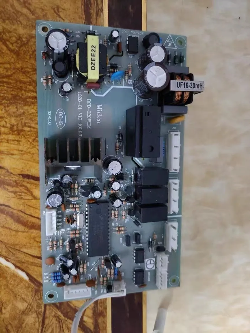 

BCD-320WEM 1028-01-V10-100129 тестовая плата, материнская плата в порядке