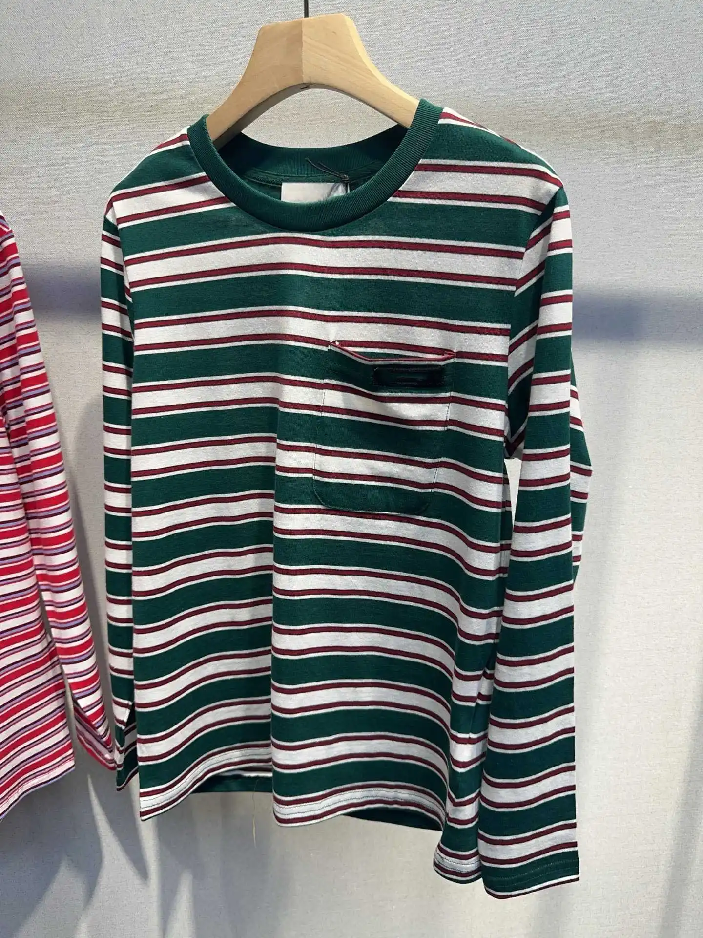 Stripe contrasting patchwork pocket long sleeved round neck T-shirt base shirt