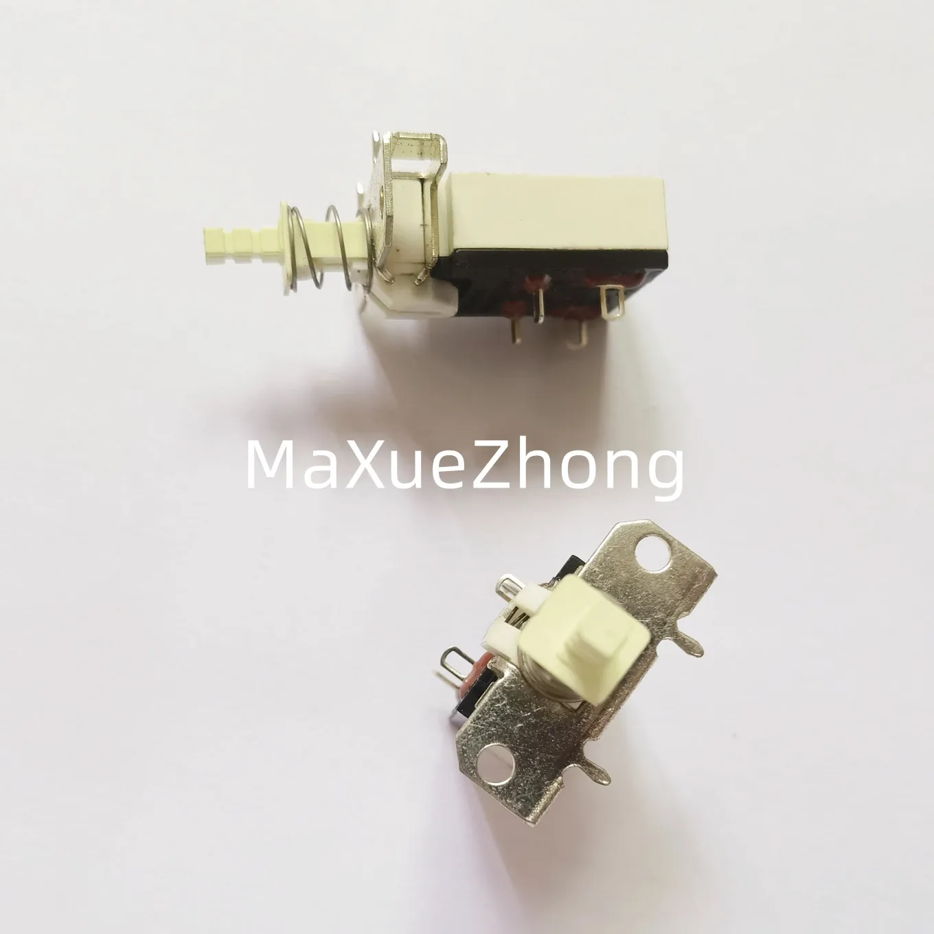 Original new 100% power amplifier box power switch button switch SS-160-3 5A 250V installation hole distance 25mm