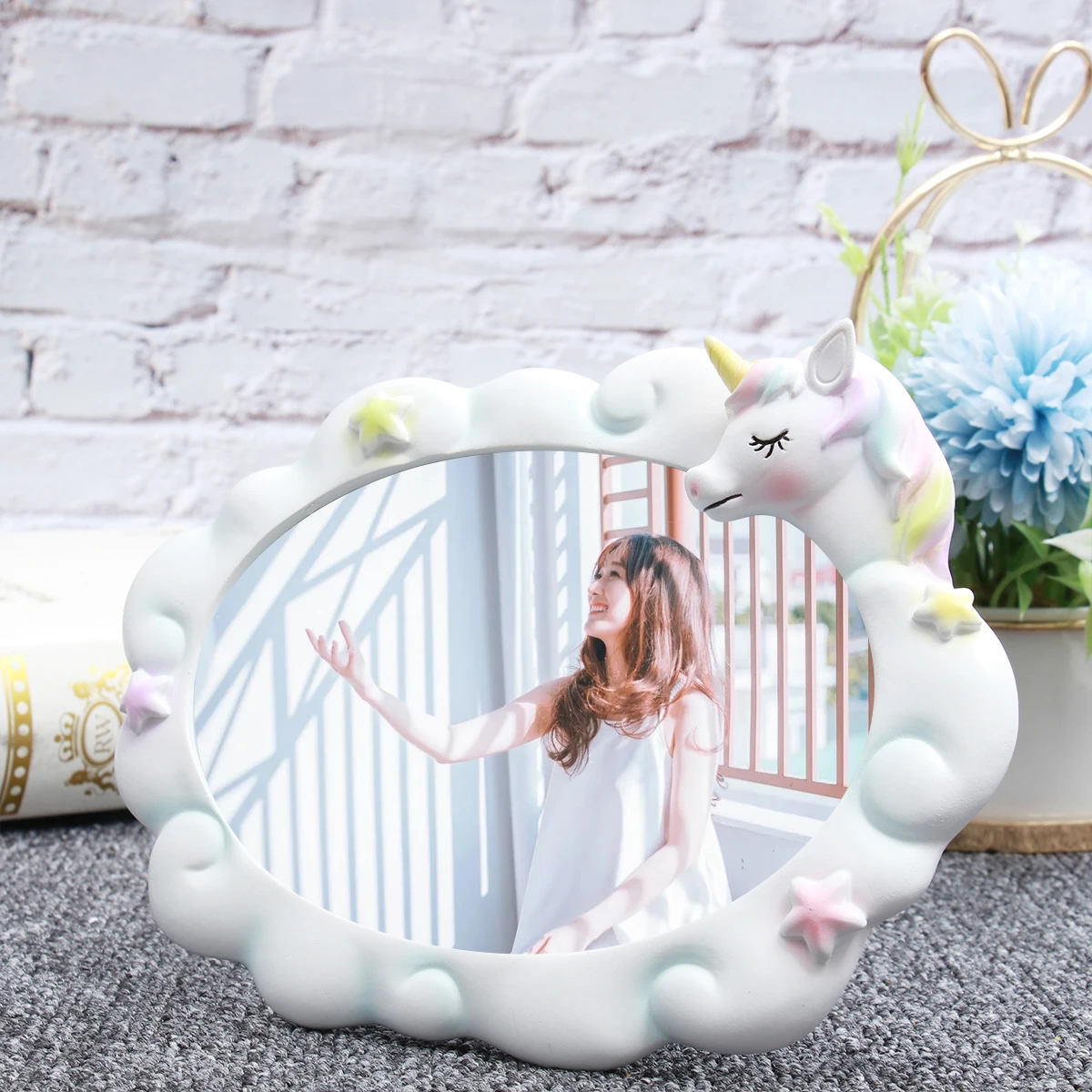 

Unicorn Resin Picture Frame White Oval Shape Decorative Photo Holder for Bedroom Living Room Family Anniversary Birthday