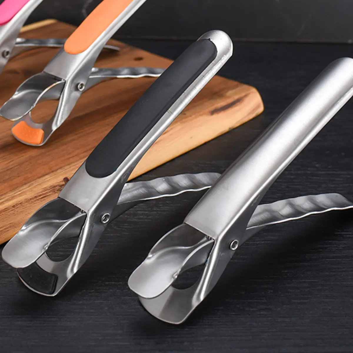 2Pcs Kitchen Clamps Stainless Steel Hot Plate Grippers Non-Slip Heat-Resistant Bowl Retriever Dish Clips for Home and Restaurant
