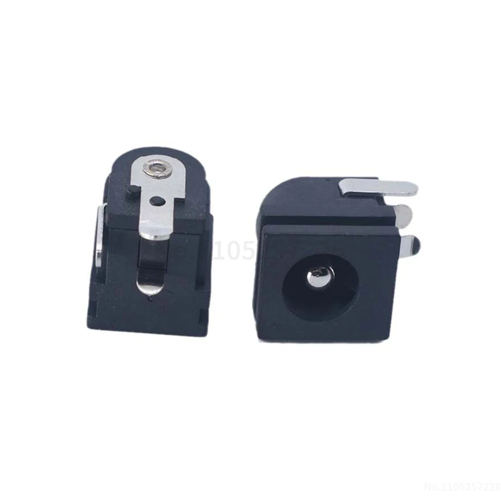 DC 6.5 x 3.0 mm power connector with retaining slots; DC power socket with a 6.5 mm outer diameter and a 3.0 mm inner pin(1 pcs)