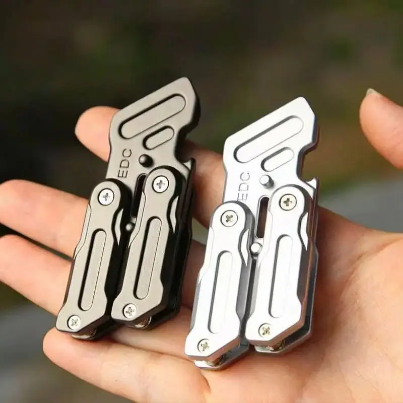 

EDC Magnetic Metal Fidget Coin Multifunctional Slider Crowbar Toy Portable Hand Relax Toy Fashion Stress Relief Gift for Men