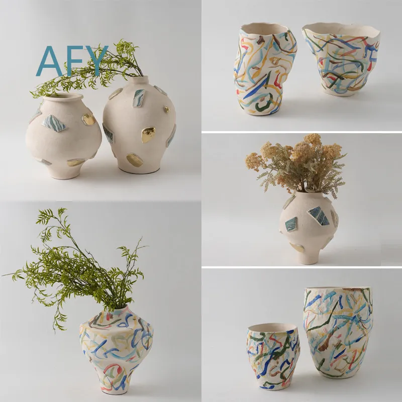 Creative Hand-Painted Ceramic Vase for Modern Retro Decor – Home Decoration Accent for Living Room Lobby Hotel Model Room