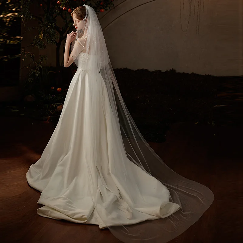 velo-da-sposa-v742-con-perline-stile-europeo-e-americano-lungo-bianco-a-doppio-strato-con-pettine-per-capelli-per-servizi-fotografici
