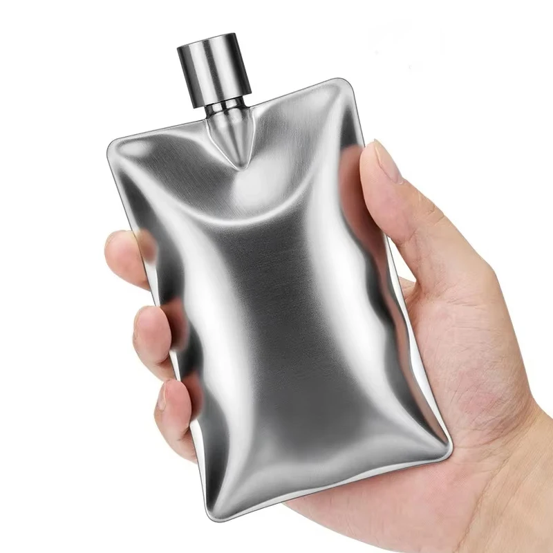 

Creative Wave Square Wine Pot 6-ounce Wave 304 Stainless Steel Vodka Brandy Kettle Outdoor Portable and Minimalist Wine Jug