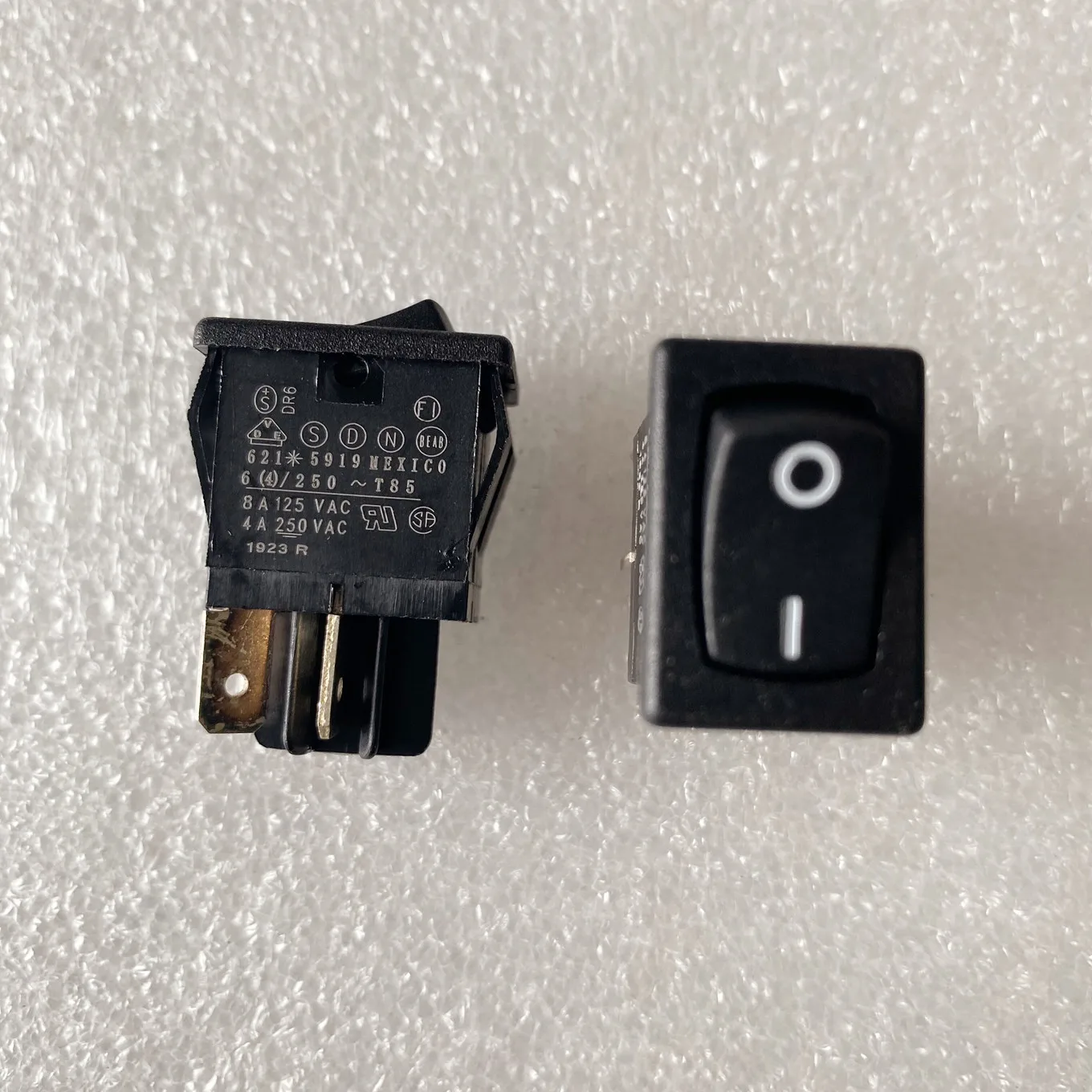 Original new 100% 621*5919 rocker switch 4A250V 8A125VAC 4pin 2gear