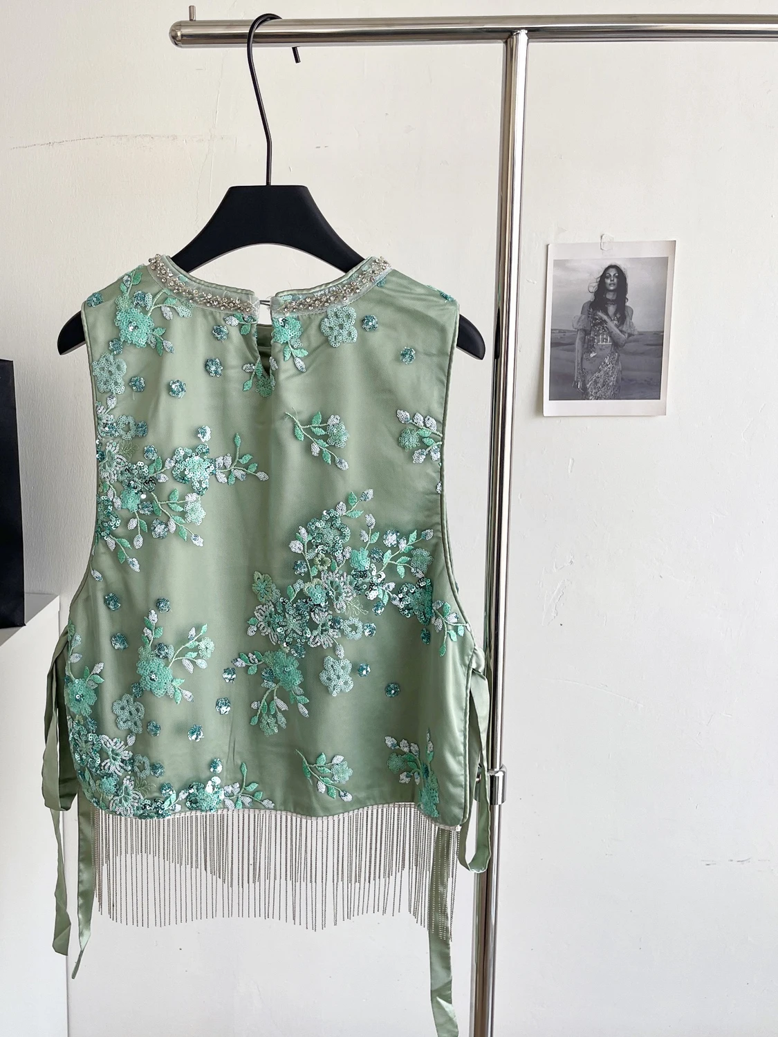 

Ele круглый жилет с вышивкой и блестками Ne Svel, женский легкий роскошный топ с кисточками, модный тяжелый жилет с украшением