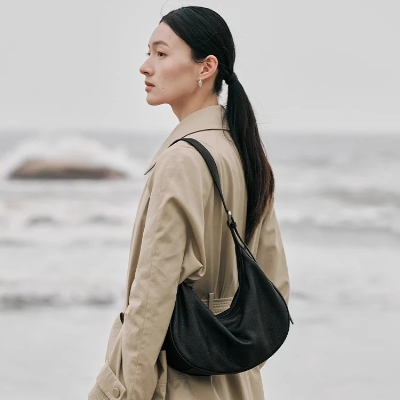 Qiuzhen Vegetable-Tanned Calfskin Crescent Hobo Bag Commuter Shoulder Bag Underarm Bag for Women Versatile Casual Style
