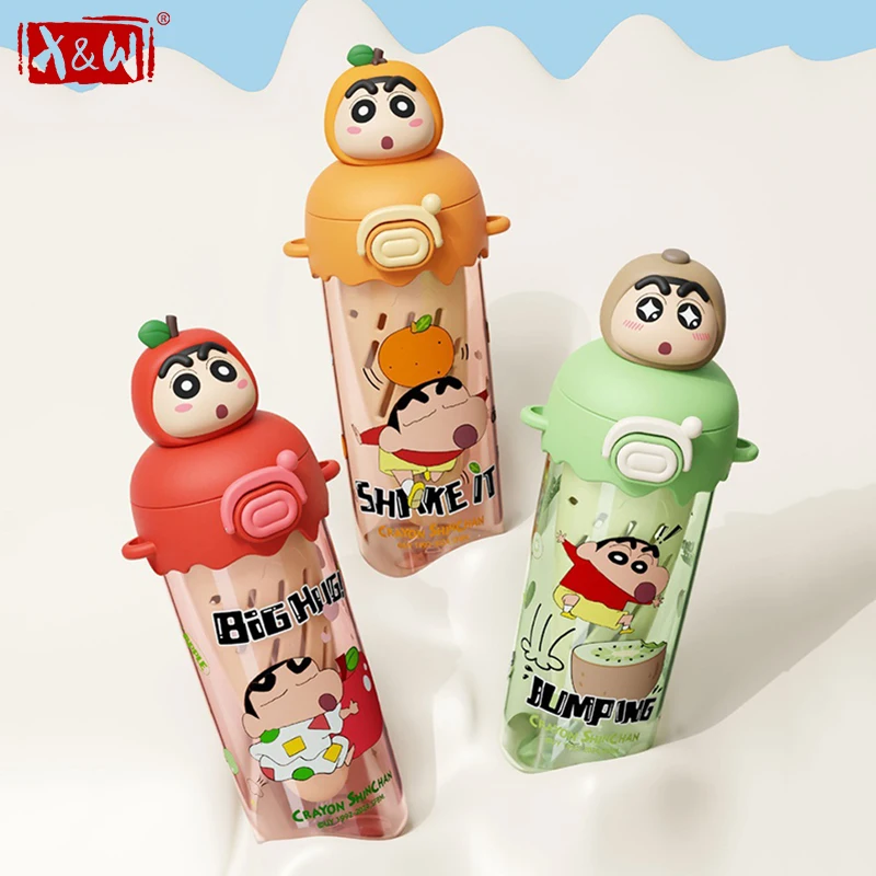 Botella de agua X&W Crayon Shin-chan de 550 ml con pajita y tapa de dibujos animados, taza de agua portátil para exteriores con correa para colgar, regalo para niños