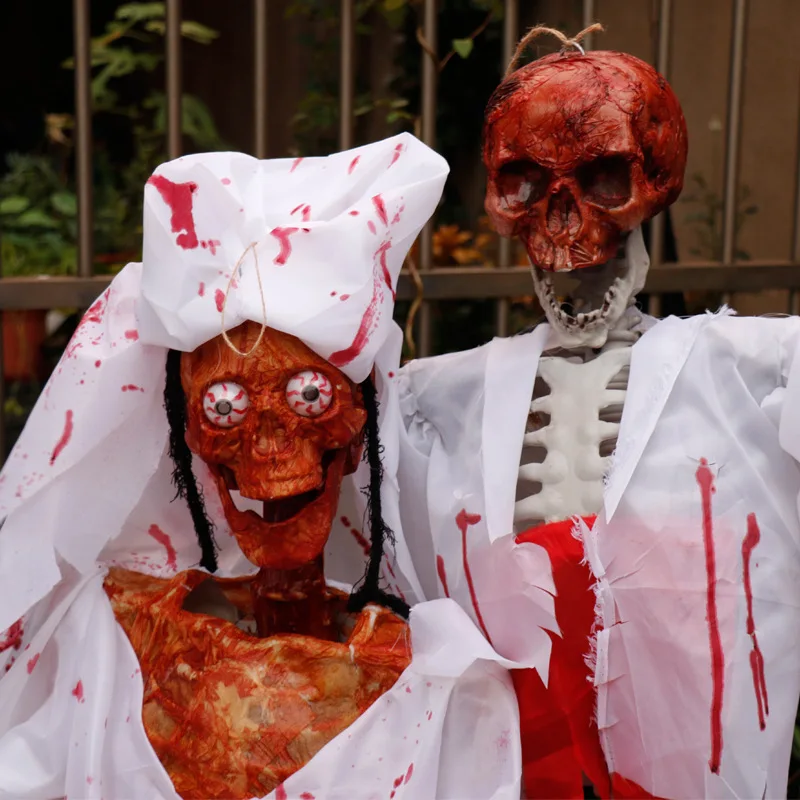 ديكور هيكل عظمي بلاستيكي للهالوين جمجمة بشرية واقعية للحفلات المسكونة في المنزل دعائم تعليق #4