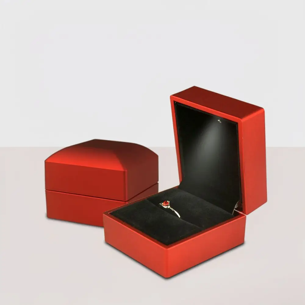 Exquisite LED Light Ring Case Jewelry Display Box Soft Velvet Interior For Engagement Wedding Proposal Romantic Gift Holder