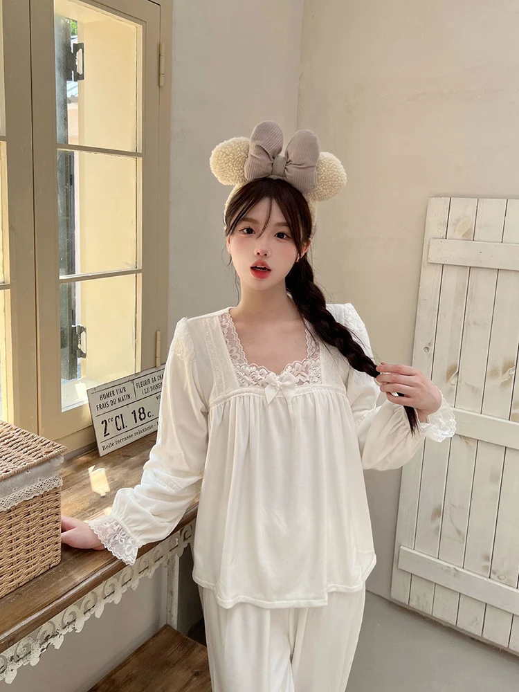 xin-cheng-spring-autumn-new-sle-u-ne-lace-hem-island-velvet-women's-nightgown-sweet-cute-thiened-can-wear-outdoors-set
