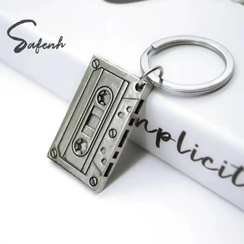 Выбор-стильных-ретро-брелоков-с-аудиокрепкой-Подвеска-в-стиле-хипстерской-пары-в-стиле-панк