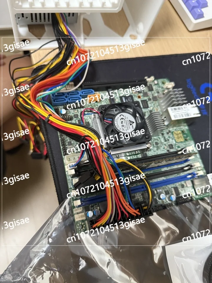 خادم مزدوج 10 منافذ جيجابت XEON D1521، X10SDV-4C-TLN2F اللوحة الأم NAS Synology ITX