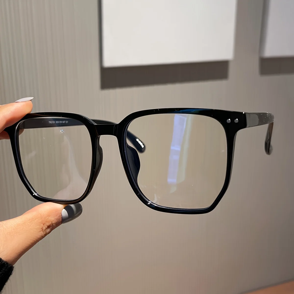 Unisex square flat light, anti-blue glasses, suitable for daily wear, clear lenses, light and comfortable view 3