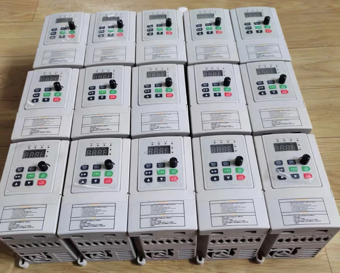 Used frequency converter YX3000-2S0015G 1.5 kw 220v