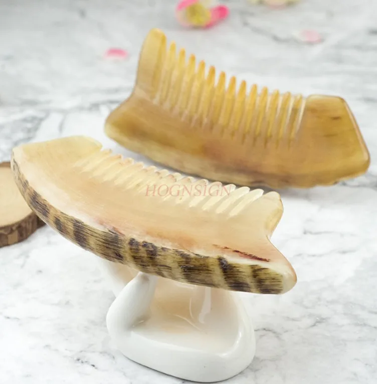 

1pcs Sheep horn comb multifunctional scraping, hair care, massage, thickened edge comb, small comb, portable