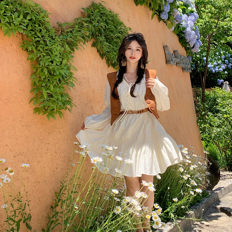 Conjunto Casual Retro de Hong Kong para Mulheres, Vestuário em Camadas, Colete Marrom, Camisa Branca Solta, Conjunto de Duas Peças para Férias