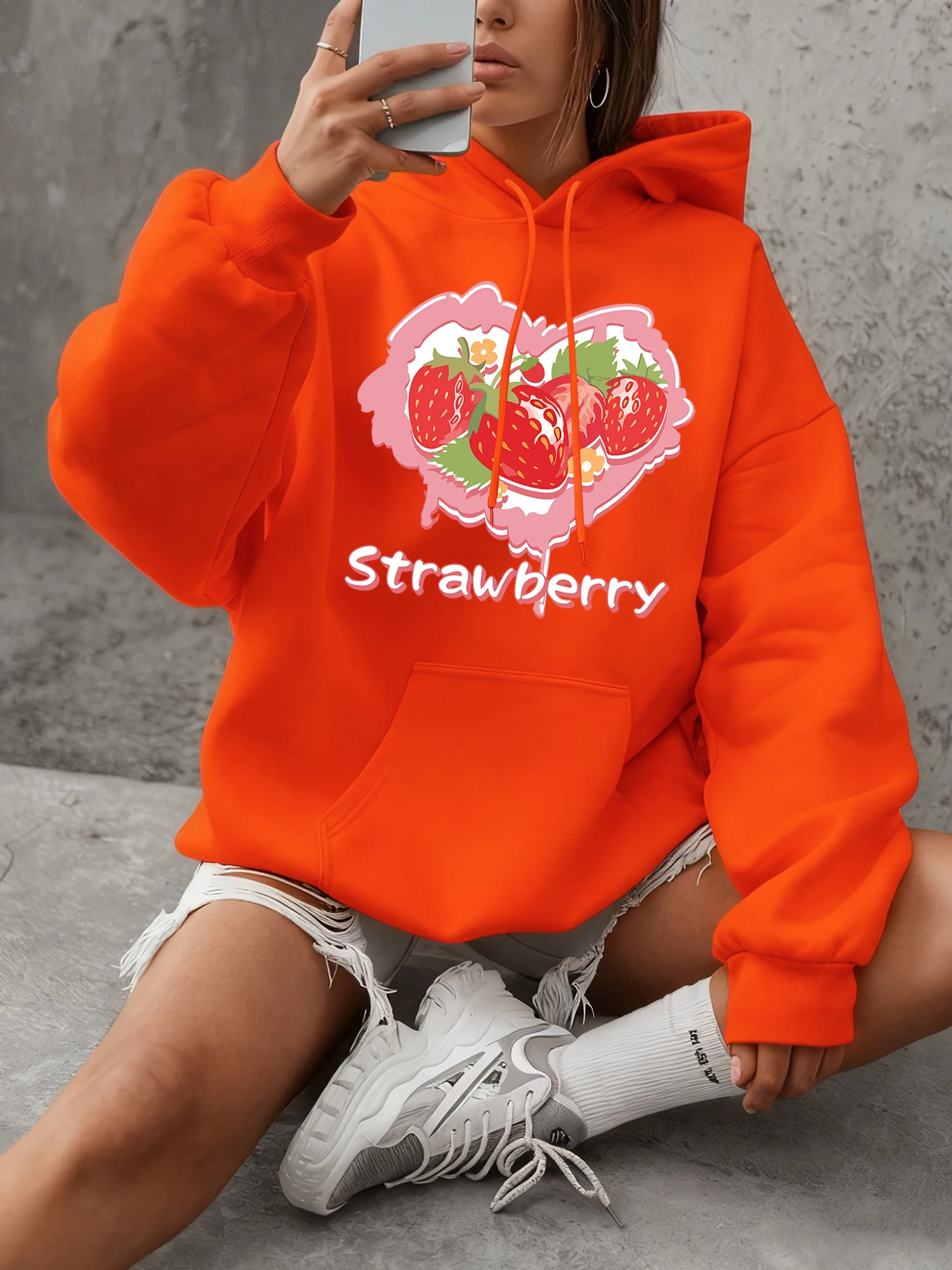 القلب الفراولة تصميم طباعة الشارع قمم المرأة مريحة الدافئة هوديي بلوزات الشتاء الناعمة طويلة الأكمام البساطة الملابس #2