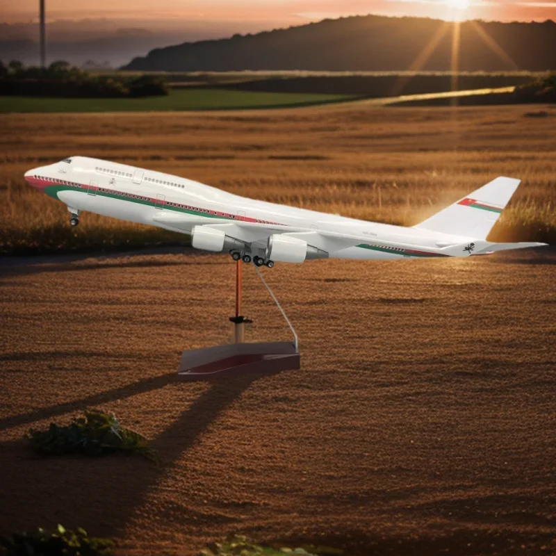 

B747 Plane 47cm Oman President Private Airlines Aircraft Model W Landing Gear Wheel And Light Resin Material Decorate Gifts