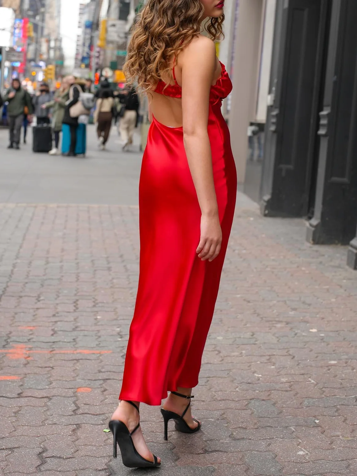 Elegante roze satijnen backless jarreteljurk voor dames, zomermode, stijlvolle vakantie, stranddatum, feestjurk