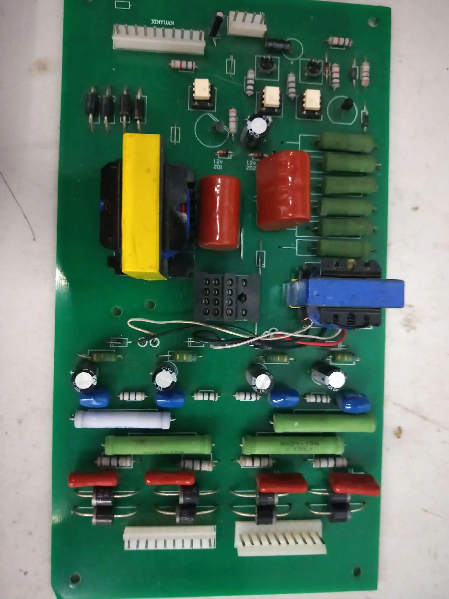 Plastic welding machine, vibration plate, accessories