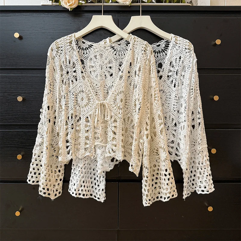 

2025 праздничный богемный национальный стиль с полыми крючками и цветком, тонкий солнцезащитный вязаный кардиган с длинными рукавами, женский летний топ на шнуровке