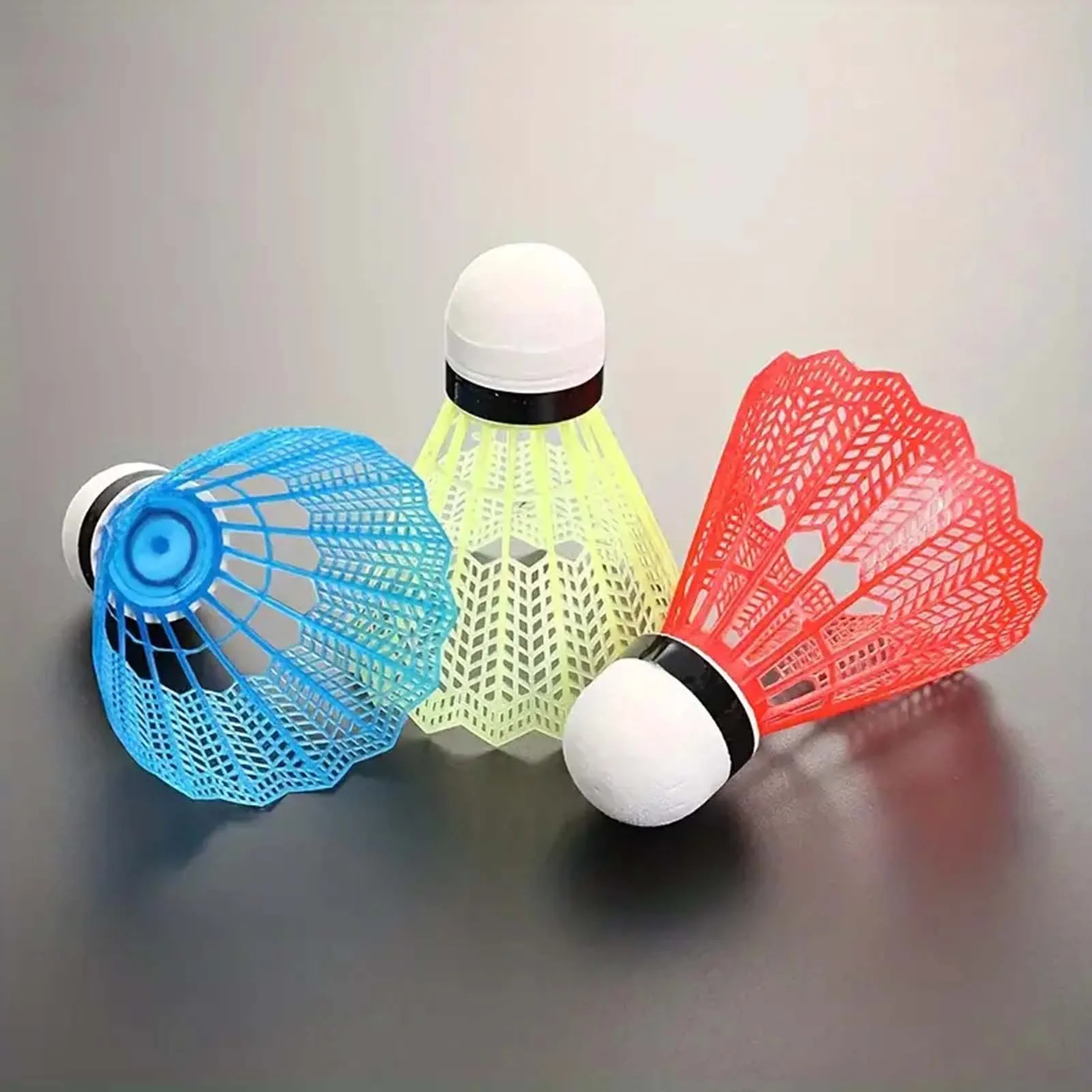 12 Stuks Witte Badminton Shuttlecocks Zeer Stabiel Betrouwbaar Materiaal Badmintonballen Geschikt Voor Sportactiviteiten Speeltuinen