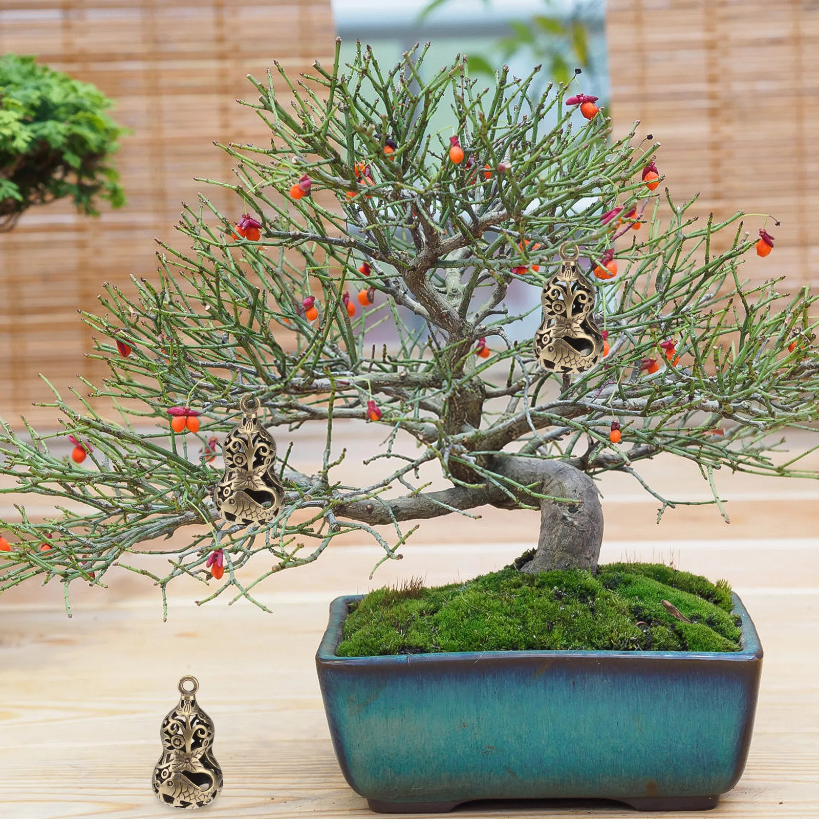 

5Pcs Hollow Out Brass Gourd Keychain Pendants Vintage Style DIY Pendant Accessories for Key Rings Bag Car Decoration Gifts