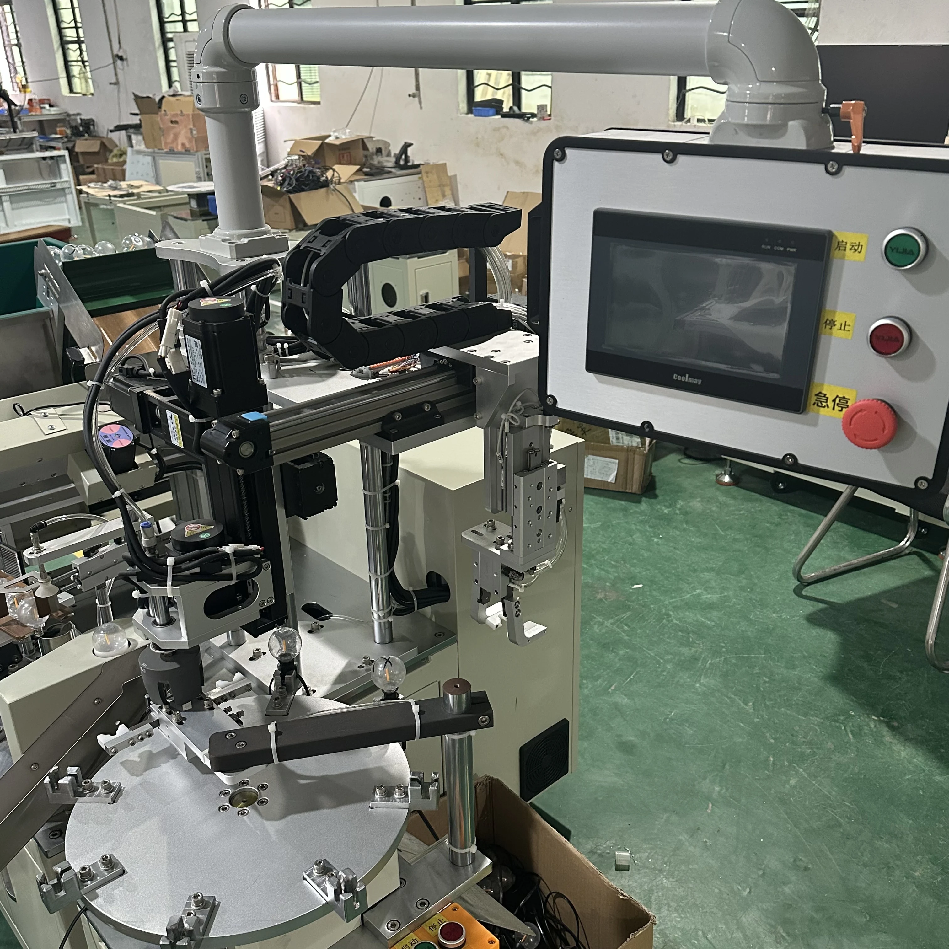 آلة التواء والإضاءة والمصباح المزودة بمصابيح ملتوية أنيقة تحل مشكلة اختبار اللمبة