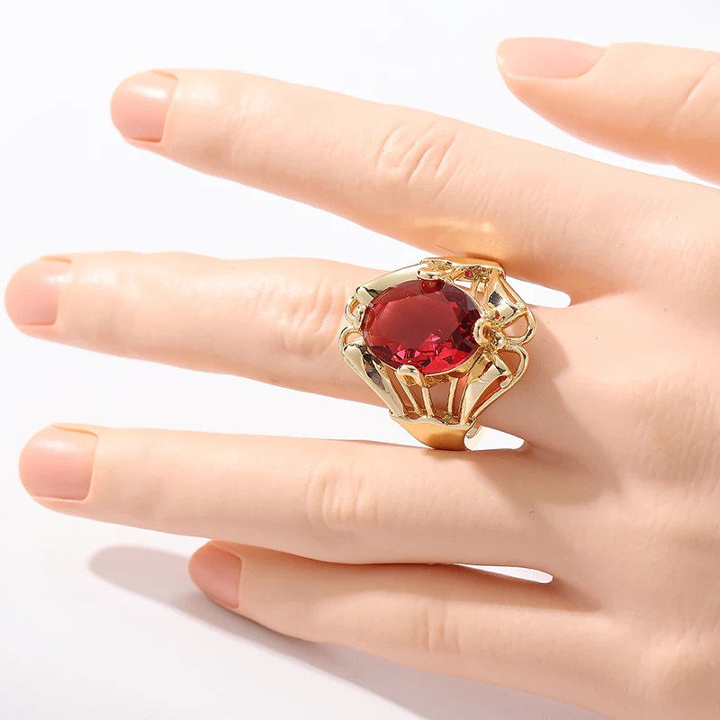 Vintage-Ring für Damen mit eingelegtem roten Stein, trendige Goldfarbe, handgeschnitzt, hohl, für den täglichen Gebrauch, Partyschmuck, Jubiläumsgeschenk – Detail 3