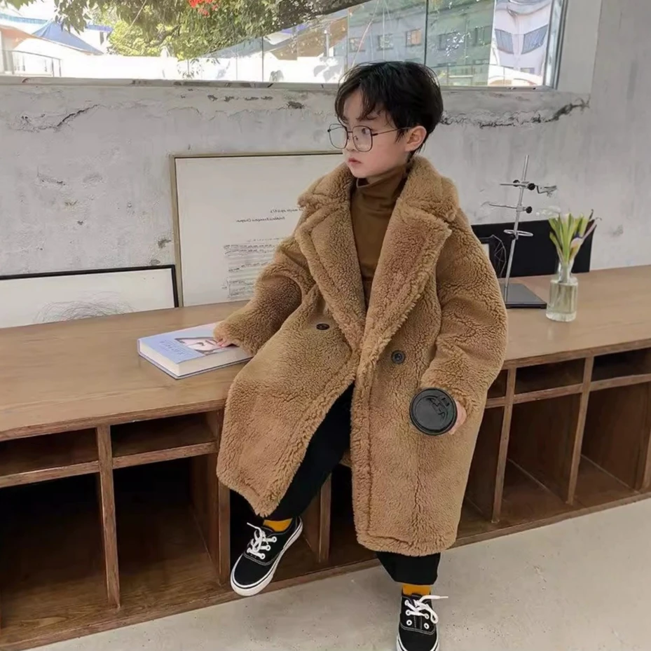 

2026 Хлопковая куртка для мальчиков и девочек Тедди Бархатное мягкое хлопковое длинное пальто на клипсе Зимнее новогоднее пальто