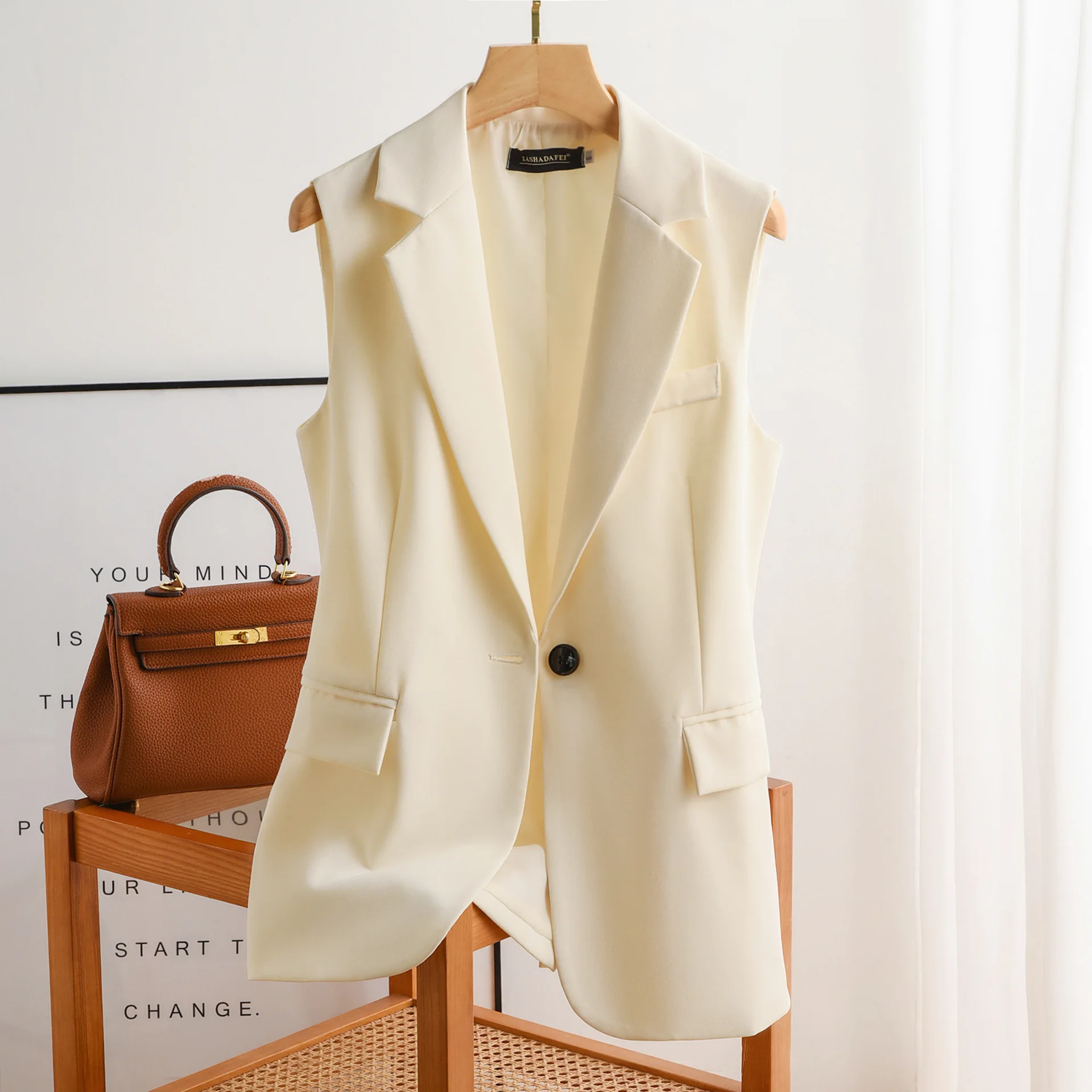 Women\'s Lapel Collar Vest Coat  All-Matched Single Breasted Sleeveless Classic Solid Color Chic Vintage Office Lady Jacket