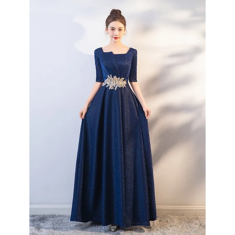 

Платье для хора — элегантное длинное платье для выступления на сцене. Вечернее платье хозяйки.