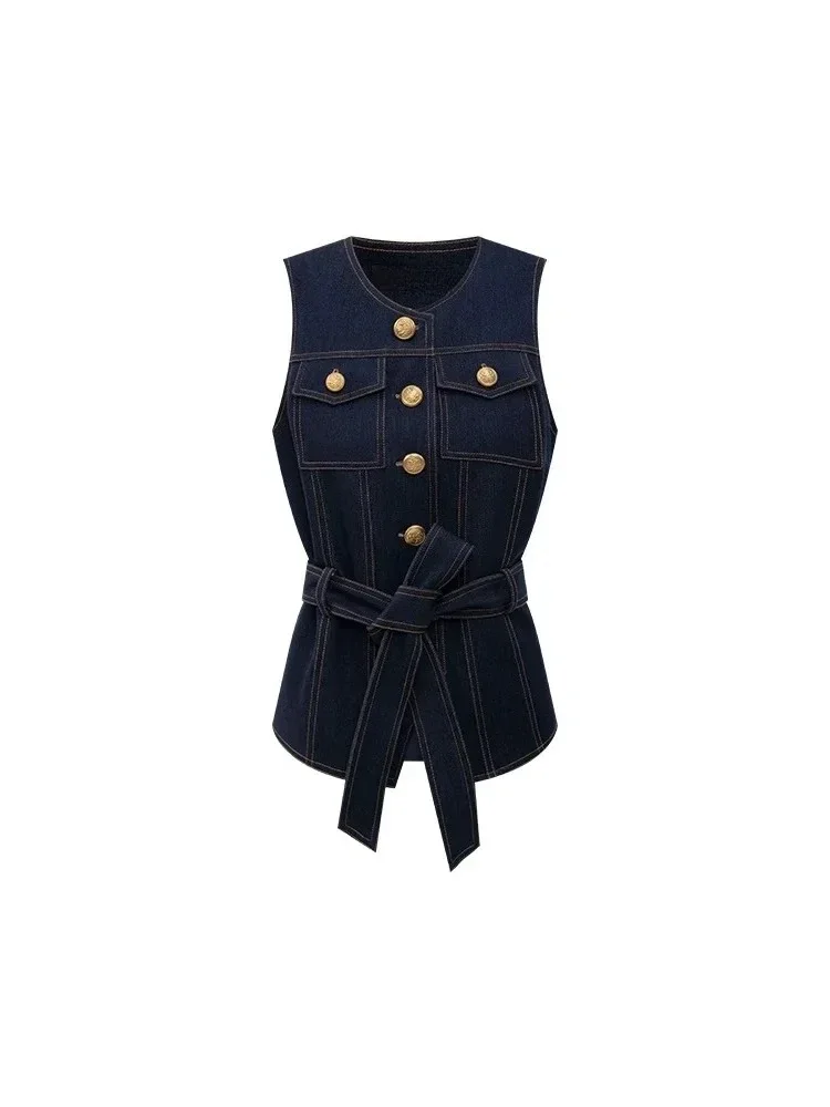 blue vest