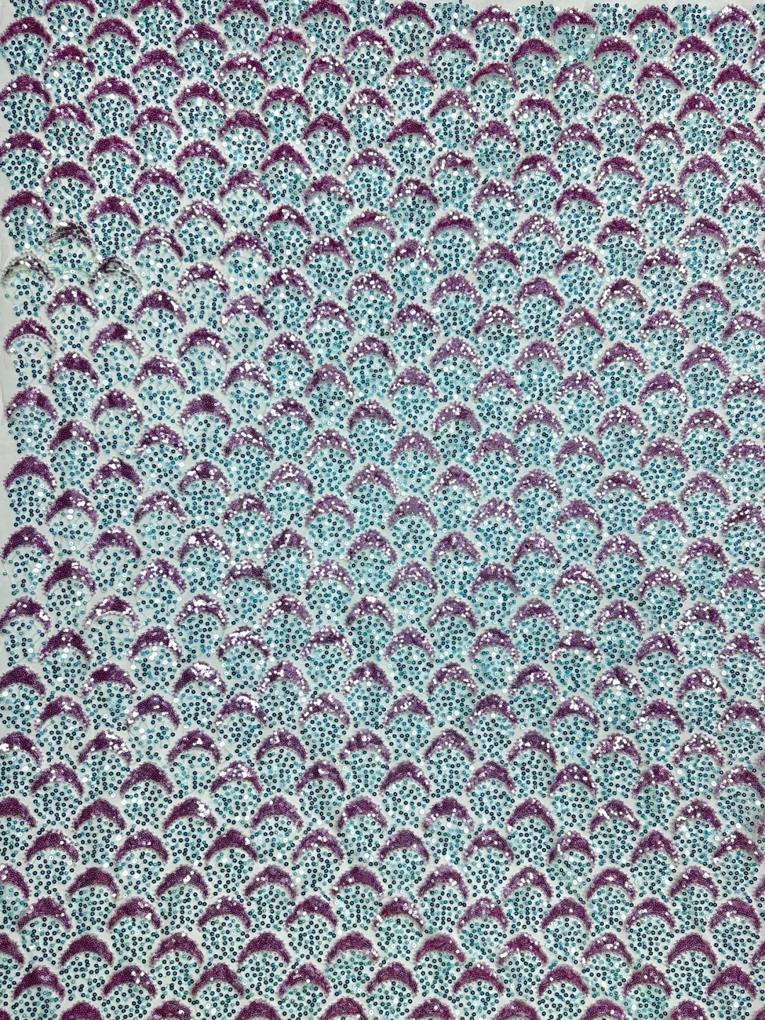 

Новейшая роскошная ткань высшего качества 2026 года: элегантная ультрамягкая сетка с пайетками и бисером для свадебных и вечерних платьев U_GE5689