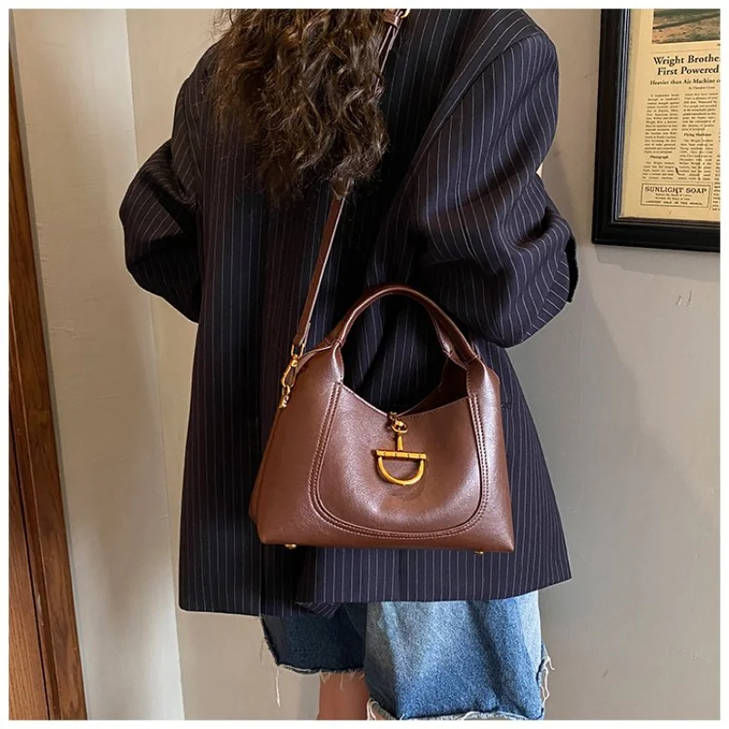 

High-End Women's Tote Bag Made Of Cheetah-Print Leather Featuring Casual Dublin Famous Lasting Lightweight Look​