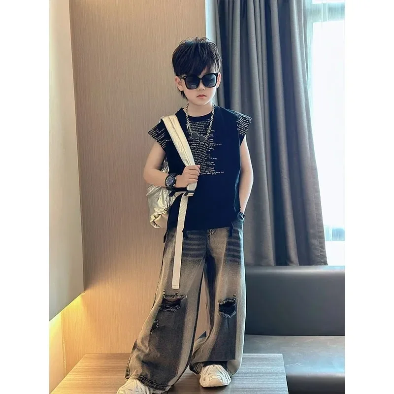 

2026 New Summer Fashion Boys' 2-Piece Clothing Set Loose T-shirt And Ripped Jeans Children's Outfit