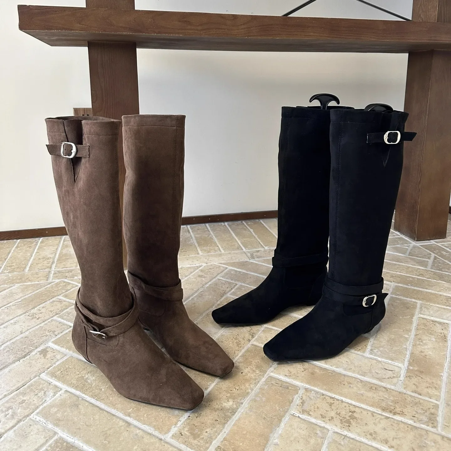 

Рыцарские сапоги с острым носком в стиле ретро, женские осенне-зимние высокие сапоги-трубы, универсальные утягивающие ботинки с внутренней стороны