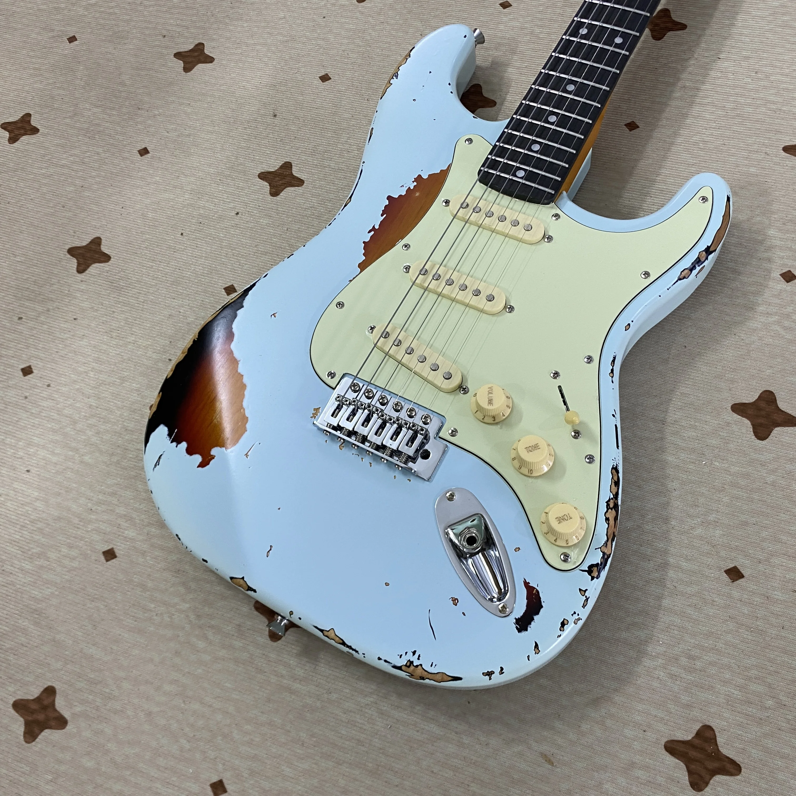 Vicers Fast shipping Relic electric guitar, handmade customization, SSS pickup, maple neck, rosewood fingerboard, ST guitar