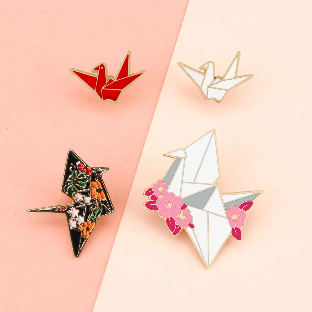 Lucky Thousand Paper Cranes Enamel Pins Origami Cartoon Animal Brooches For Women Badge Backpack Lapel Pin Wishing Jewelry Gifts