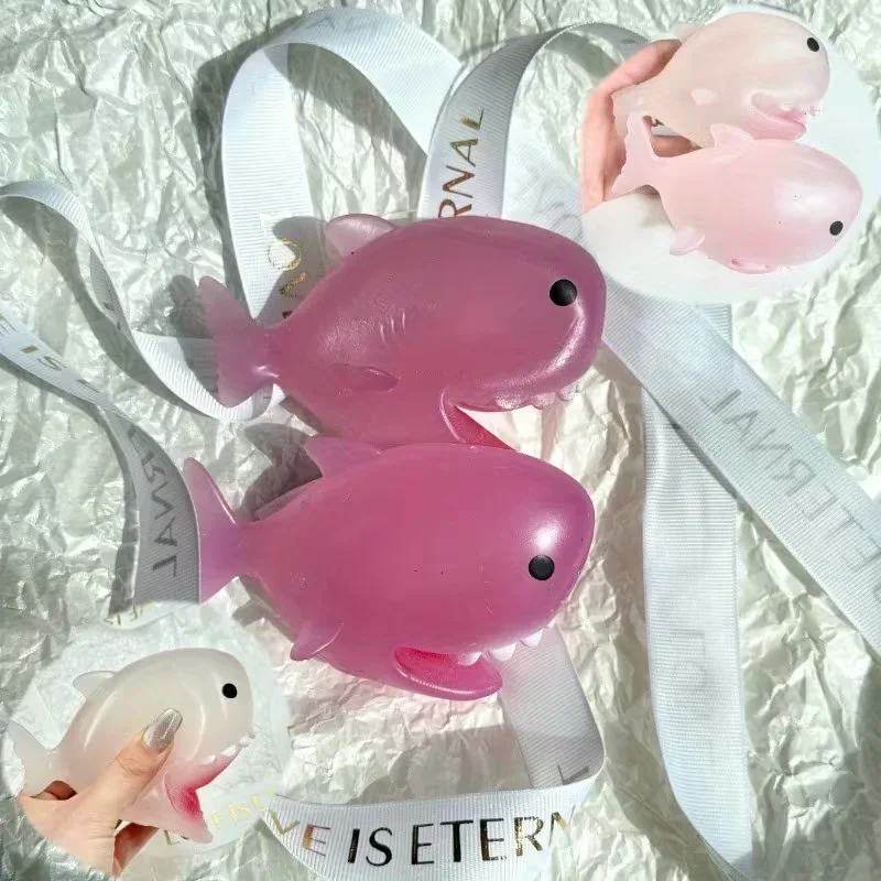 soft and cute color-changing shark squeeze soft toy fun novelty shark toy pinch toy that changes color when exposed to sunlight - Detail 1