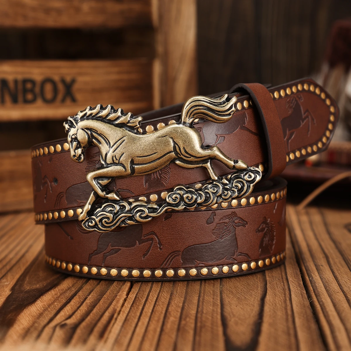 Ein PU-Gürtel für Damen und Herren, der den Stil von Western-Denim und Retro vereint, ist perfekt für alltägliche Freizeitausflüge. – Detail 1
