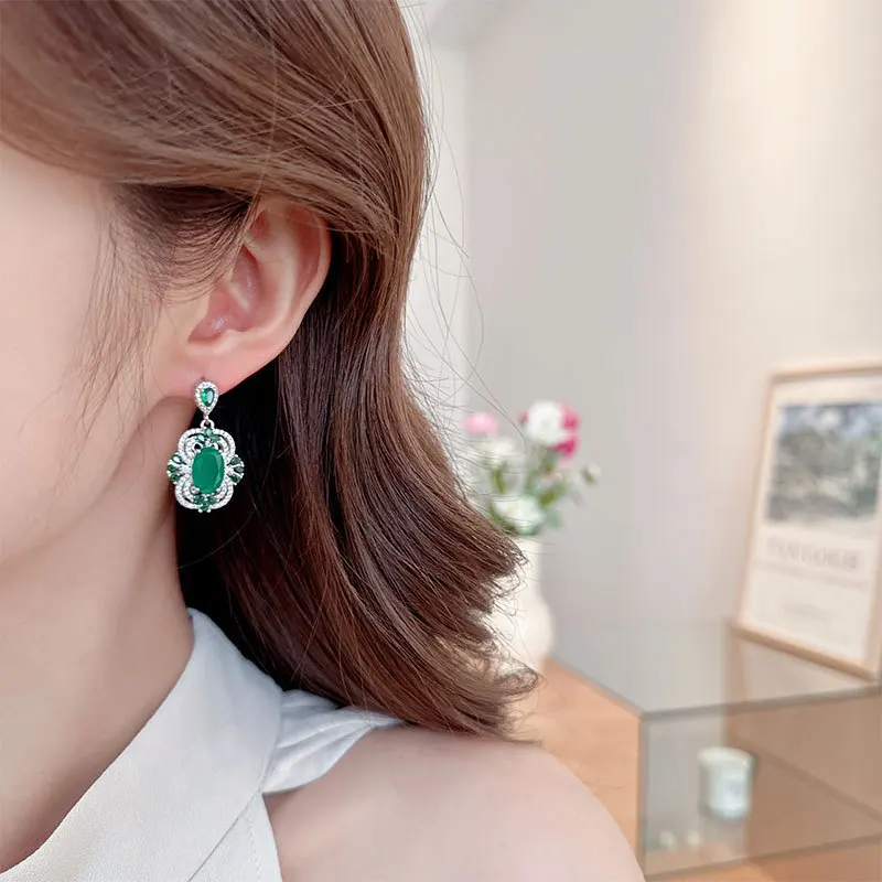 FXLRY Luz Luxo Esmeralda Zircão S925 Agulha de Prata Elegante Moda Brincos Femininos para o Natal
