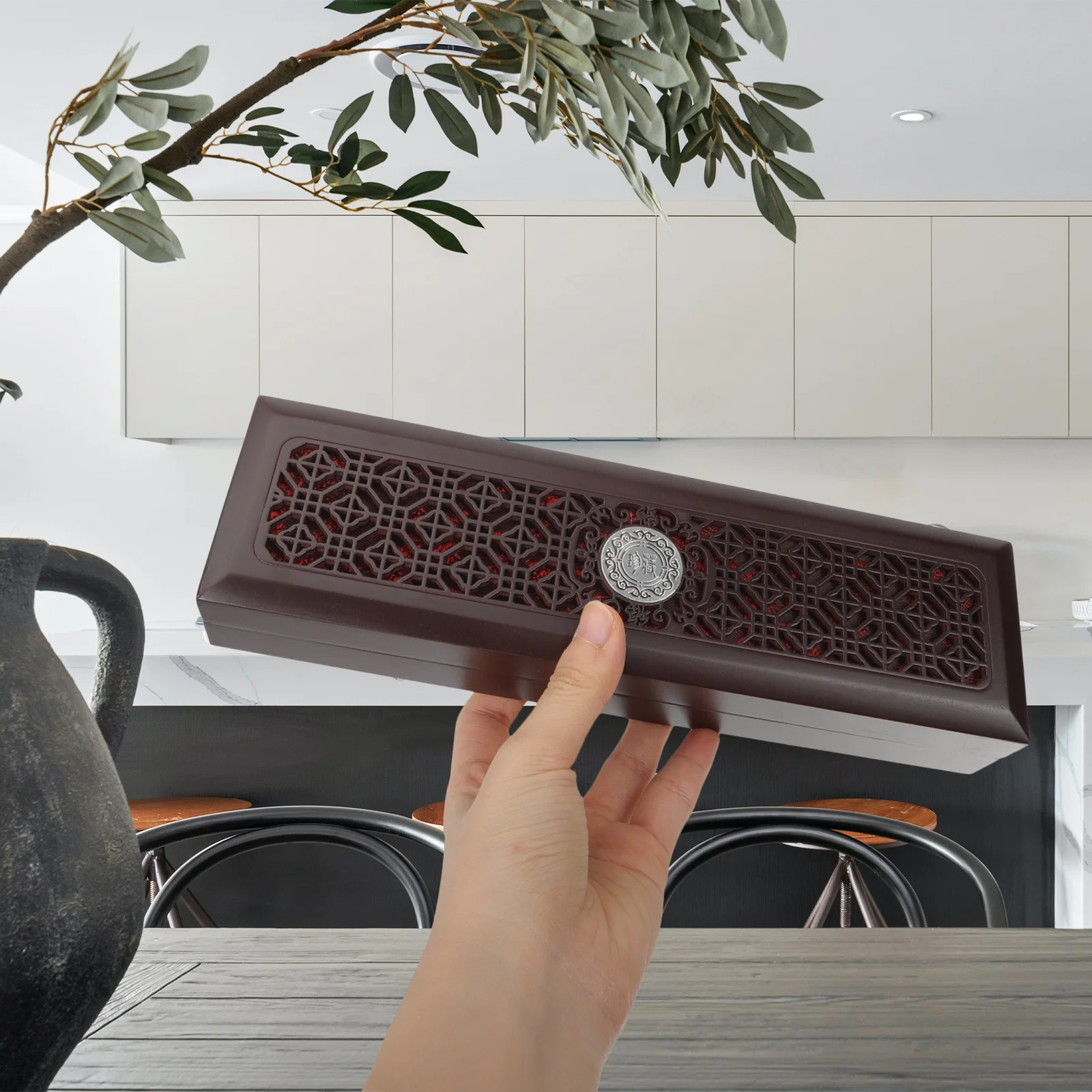 

Harmonica Storage Bag 24 Hole Wooden Case Lightweight Portable Cover for Outdoor Travel and Home Protection Solution