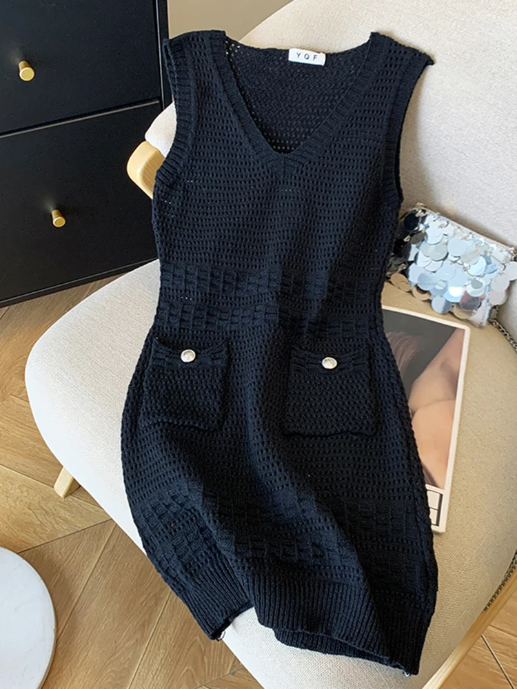 Sommer Einfache Mode Aushöhlen Gestrickte Kleid für Frauen Sexy Chic V-ausschnitt Ärmellose Dünne Kleider Spicy Girl Mini Kleider