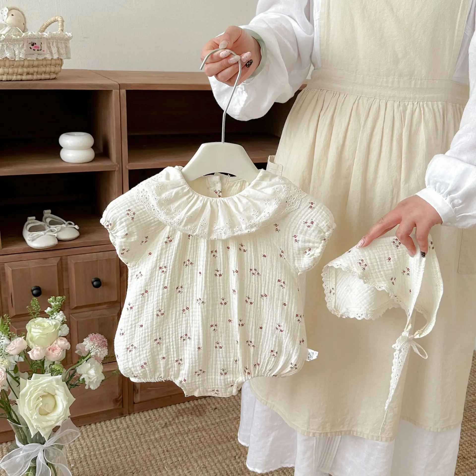 Ins Style Summer Lace Trim Collar Short-Sleeve Onesie for Baby Girls – Cotton Floral Print Newborn Bodysuit