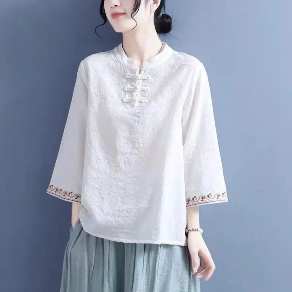 nova-blusa-feminina-de-linho-e-algodao-estilo-chines-com-bordado-jacquard-gola-alta-botoes-de-sapo-e-manga-sino-solta
