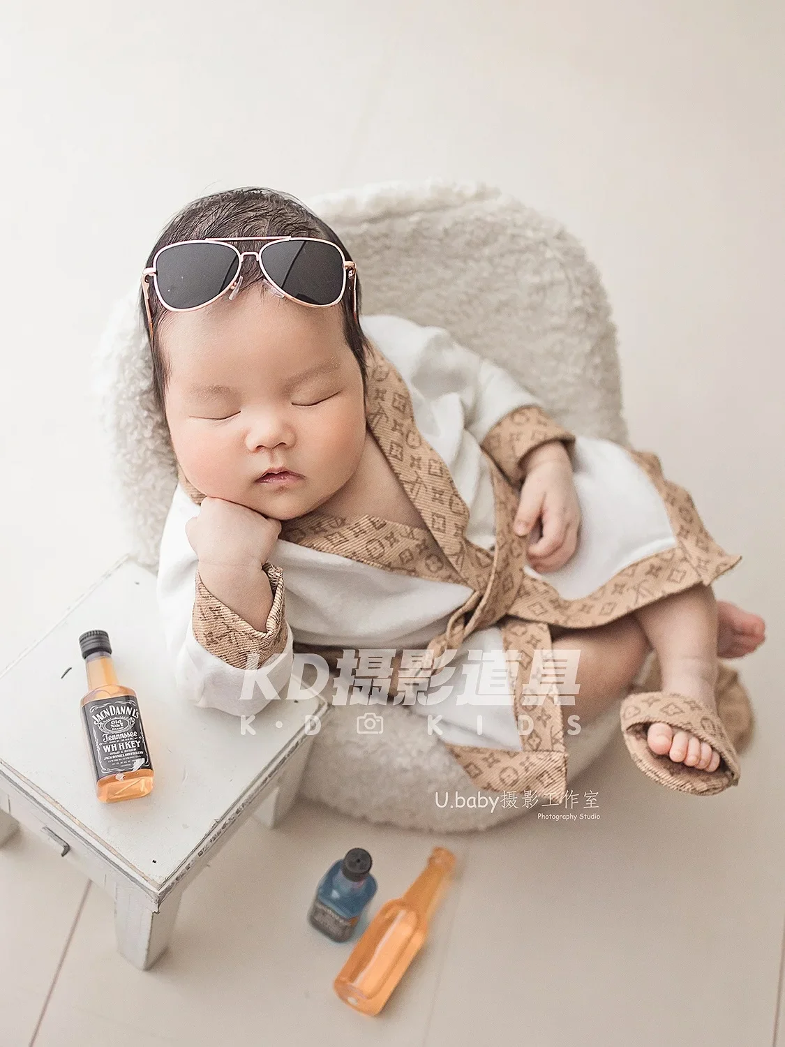 Newborn Children Photography Theme Photography Props New Product Full Moon Baby Photography Big Brand Wind Bathrobe Wine Bottle